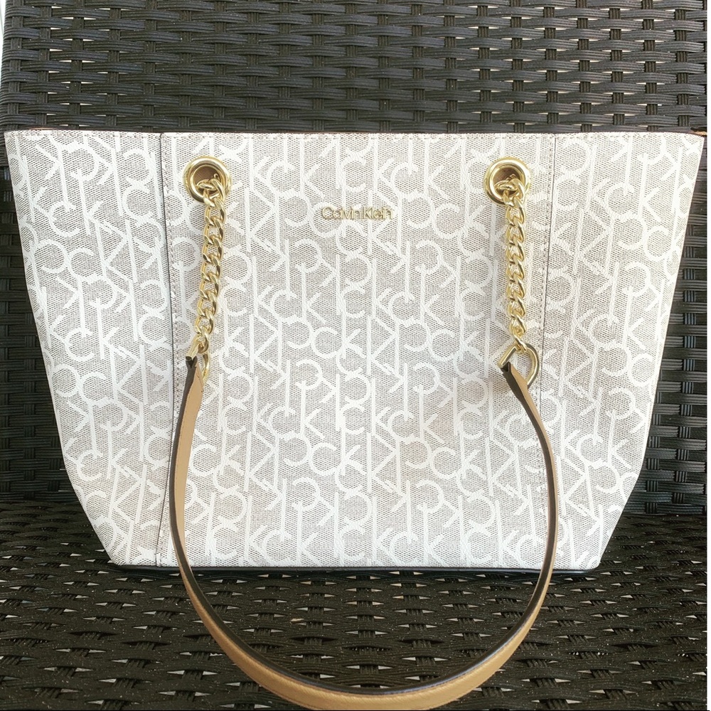 💖HOST PICK Calvin Klein signature tote bag NWOT💖